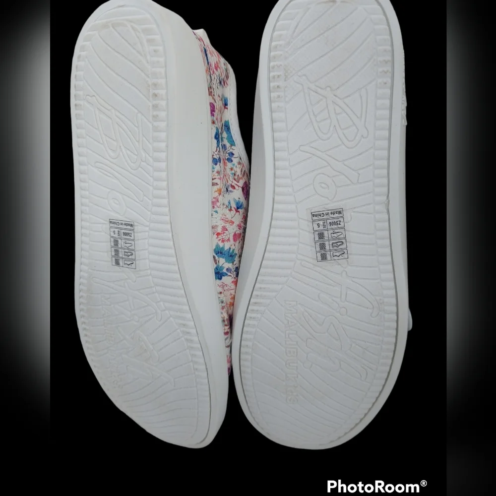 Blowfish Malibu Kids Slip-On Sneakers Girl's Size 5 NWOT - Picture 5 of 6